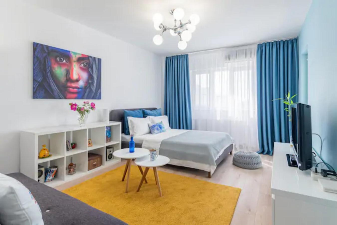 Cosy & Chic Studio Close By Victoria Square Bukares Bagian luar foto